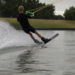 Få adrenalinet til at pumpe: Prøv kræfter med vandski og wakeboarding