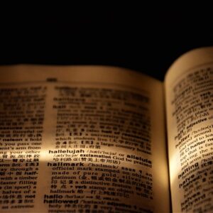 Brug af ordbøger og apps: Moderne hjælpemidler til krydsordsløsning